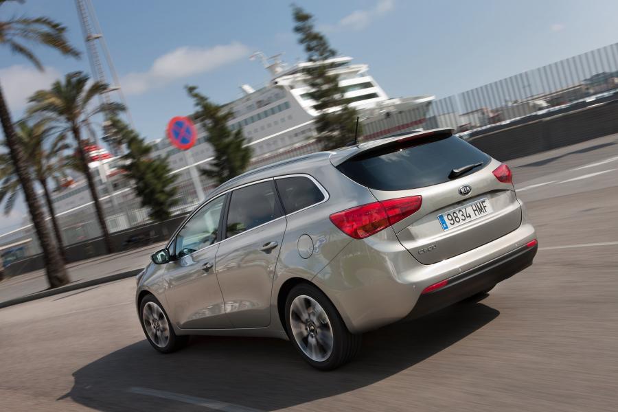  Kia cee&rsquo;d Station Wagon 2012 года  (фото 55 из 89)